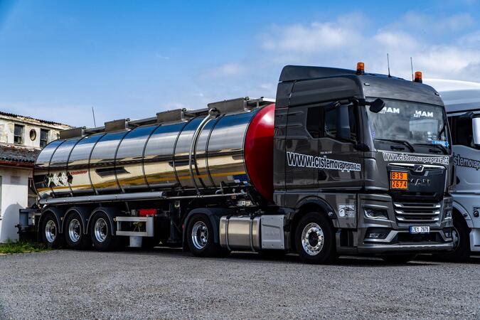 Tanks für Kraftstoffe, ADR und Öle